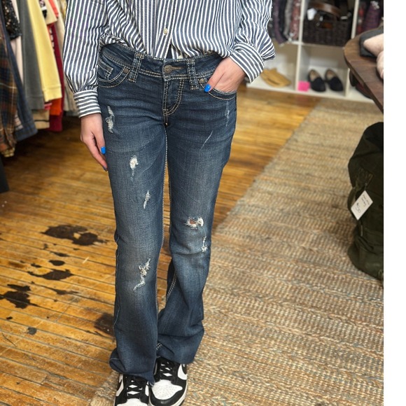 Silver Jeans Y2K SUKI Mid Boot Jeans Women W26 L33 Embellished Pockets Distress - Picture 2 of 9